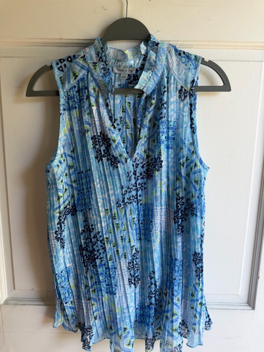 Women's Blue Patterned Sleeveless V-Neck Camisole